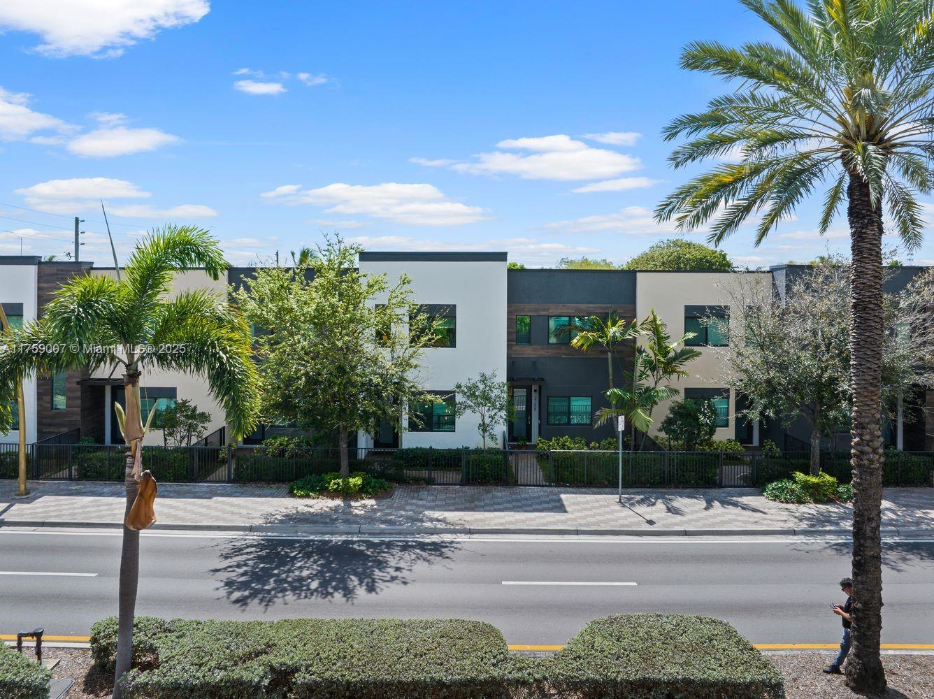 2156 NW 6th St # 2156