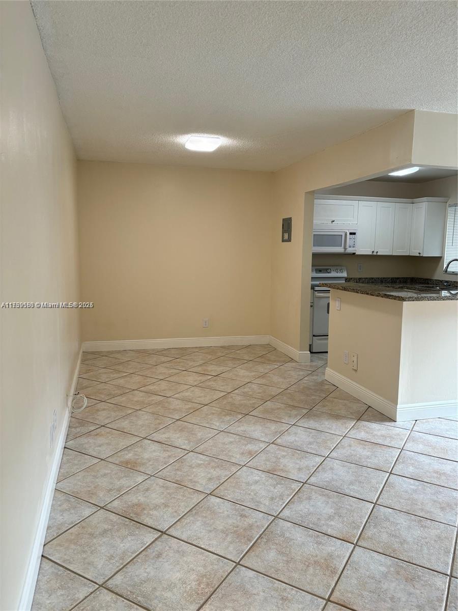7910 Taft St # 214