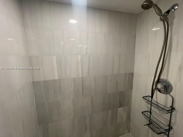 16425 Collins Ave # 1912