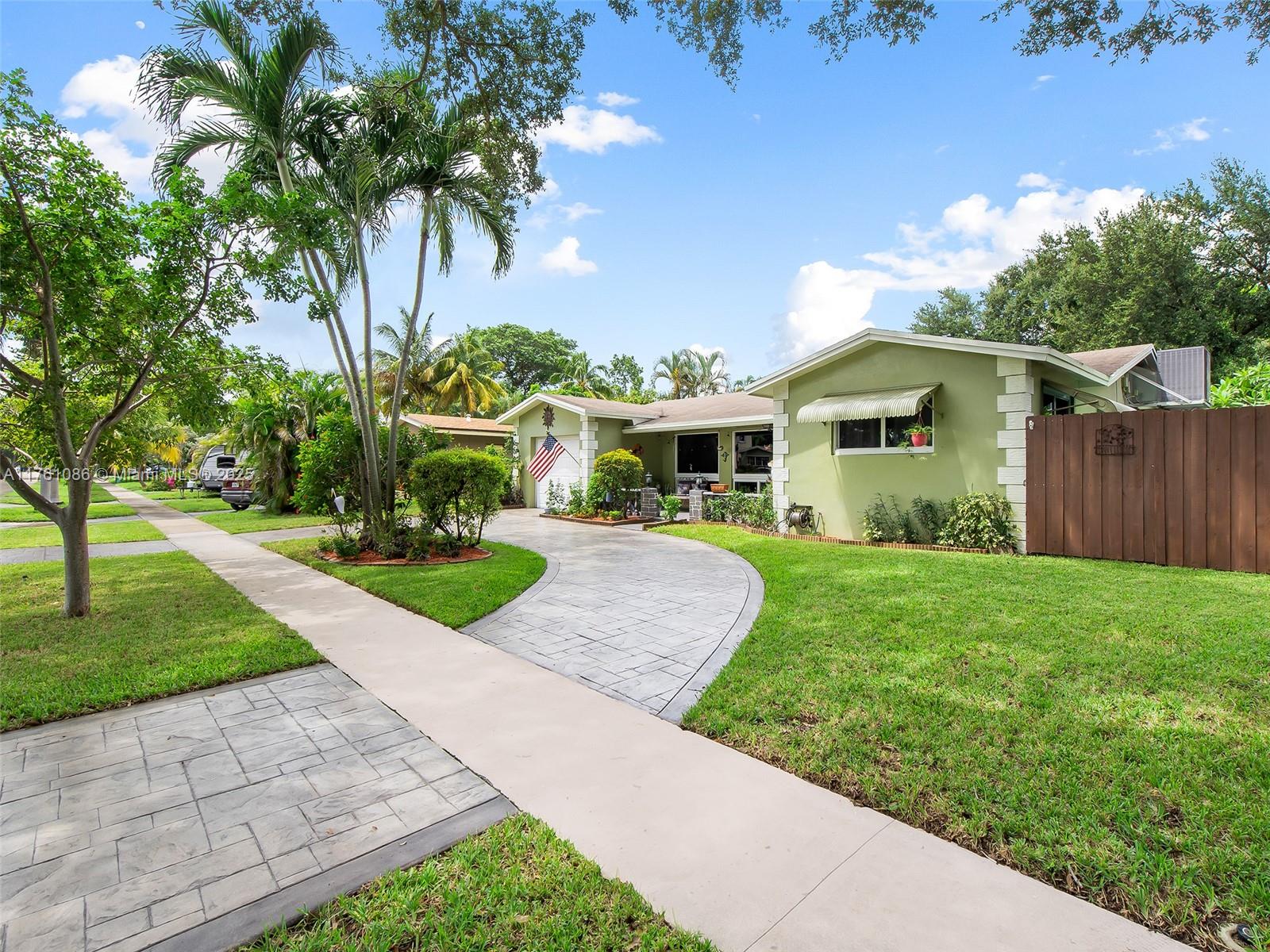 5421 Buchanan St
