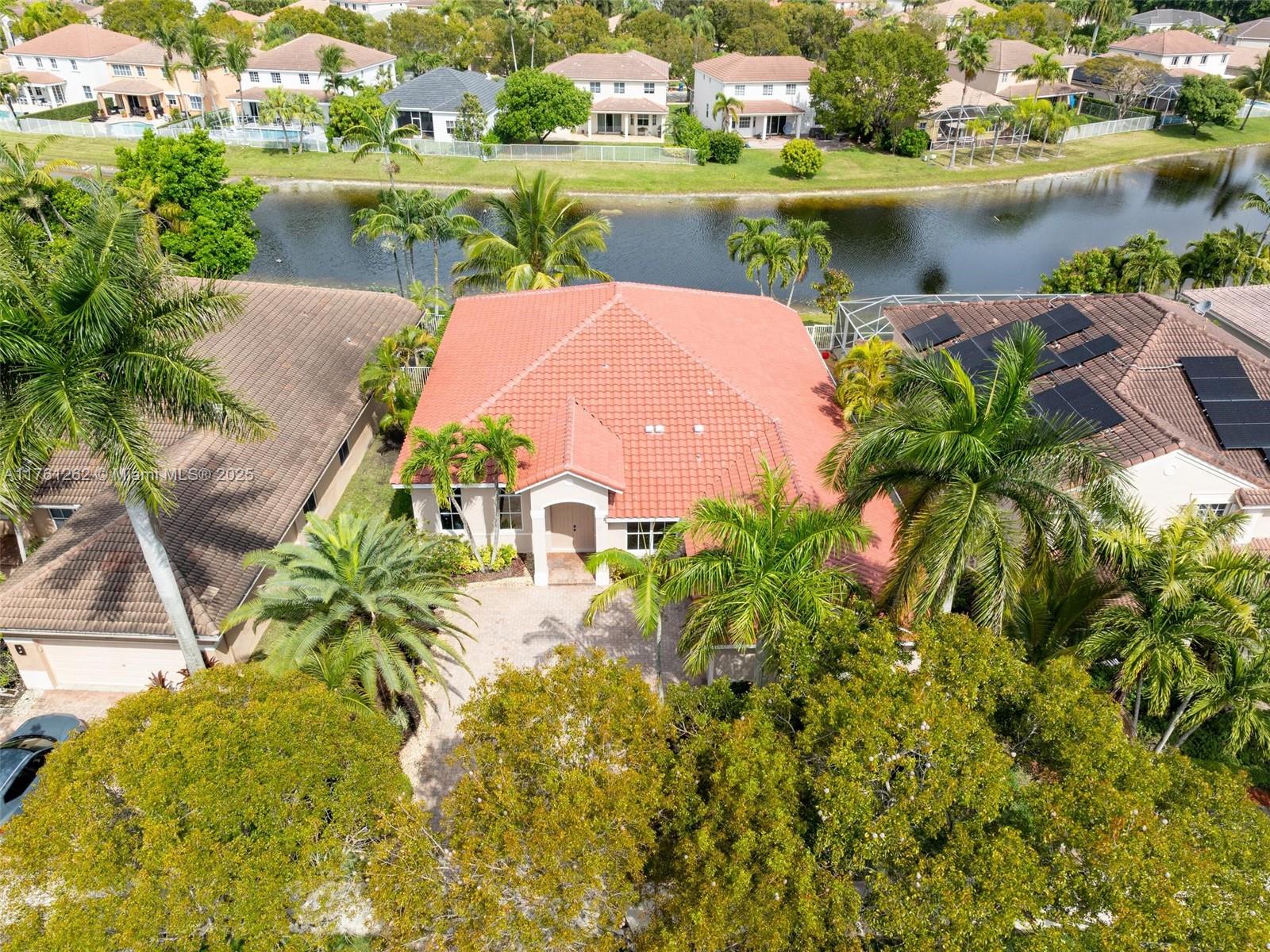 1636 Blue Jay Cir