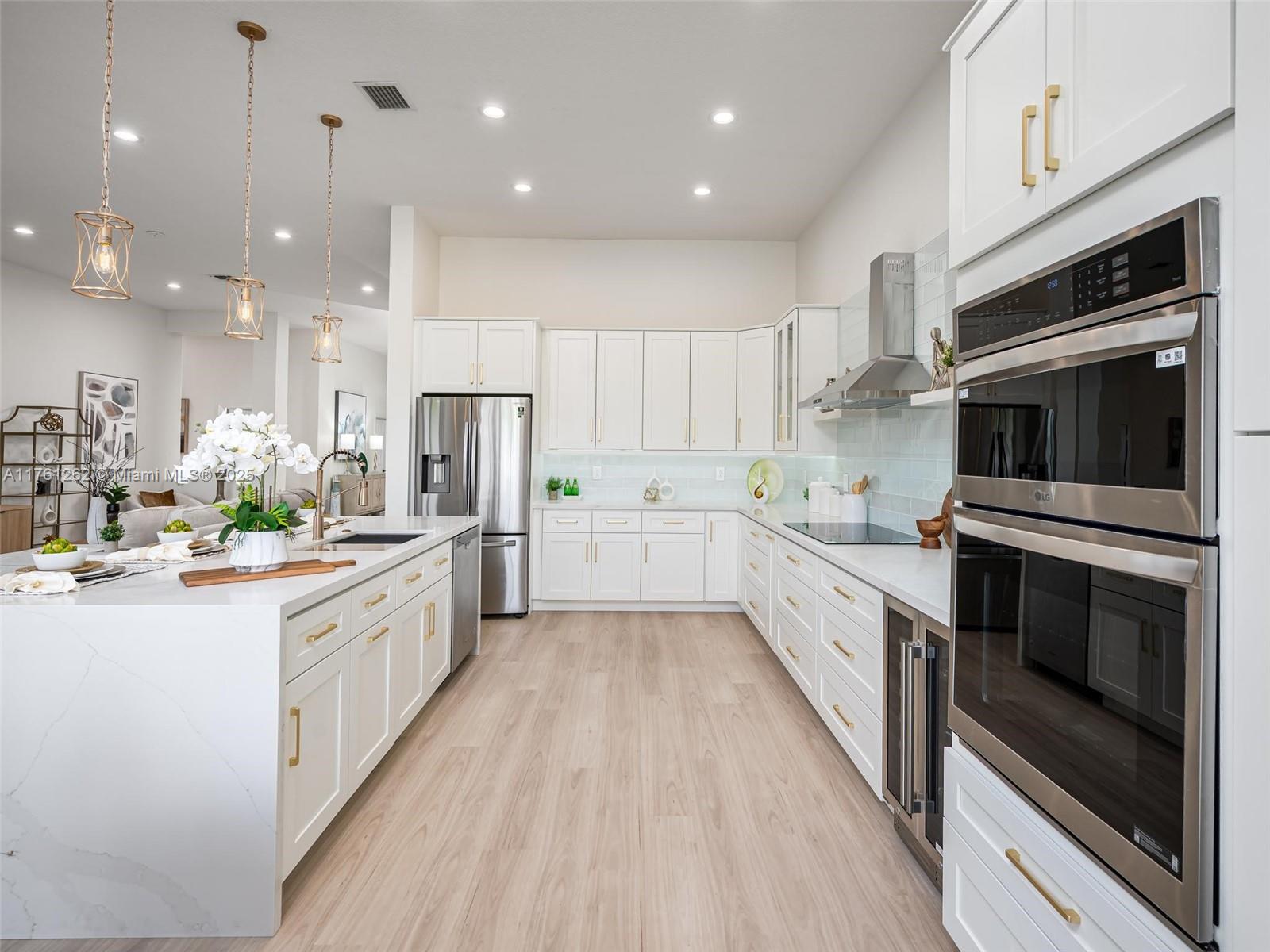 1636 Blue Jay Cir