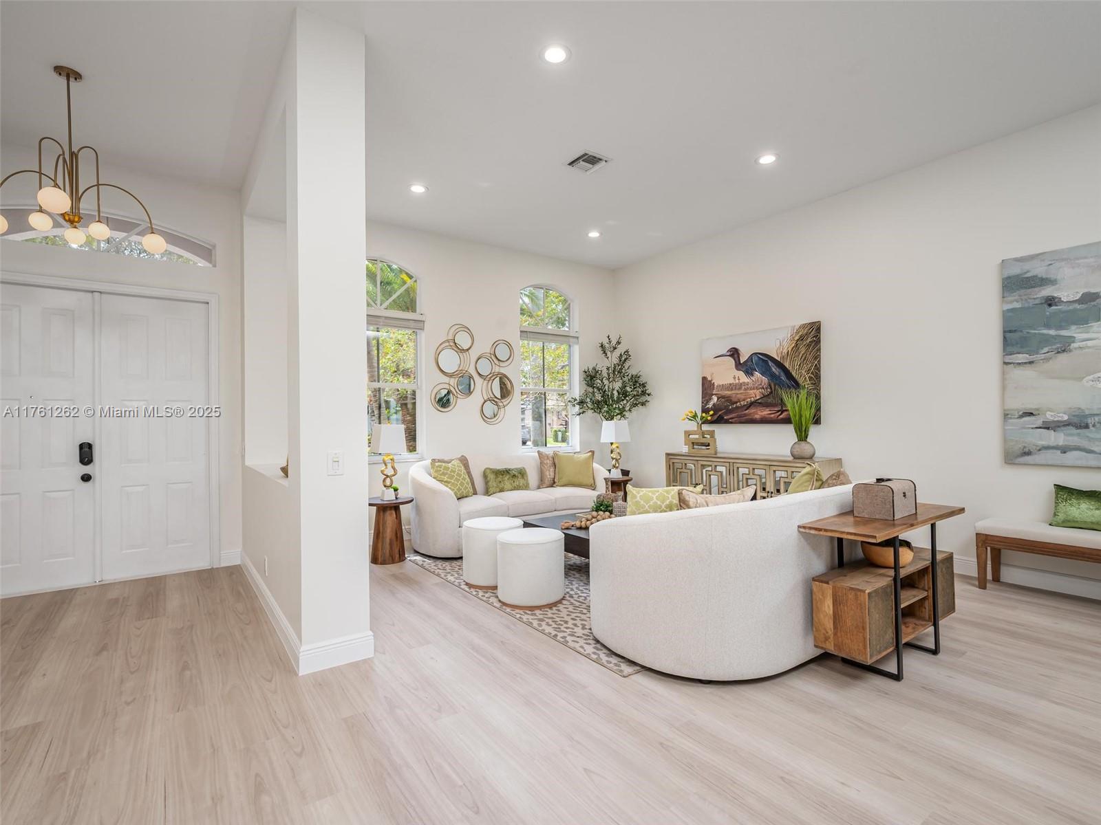 1636 Blue Jay Cir