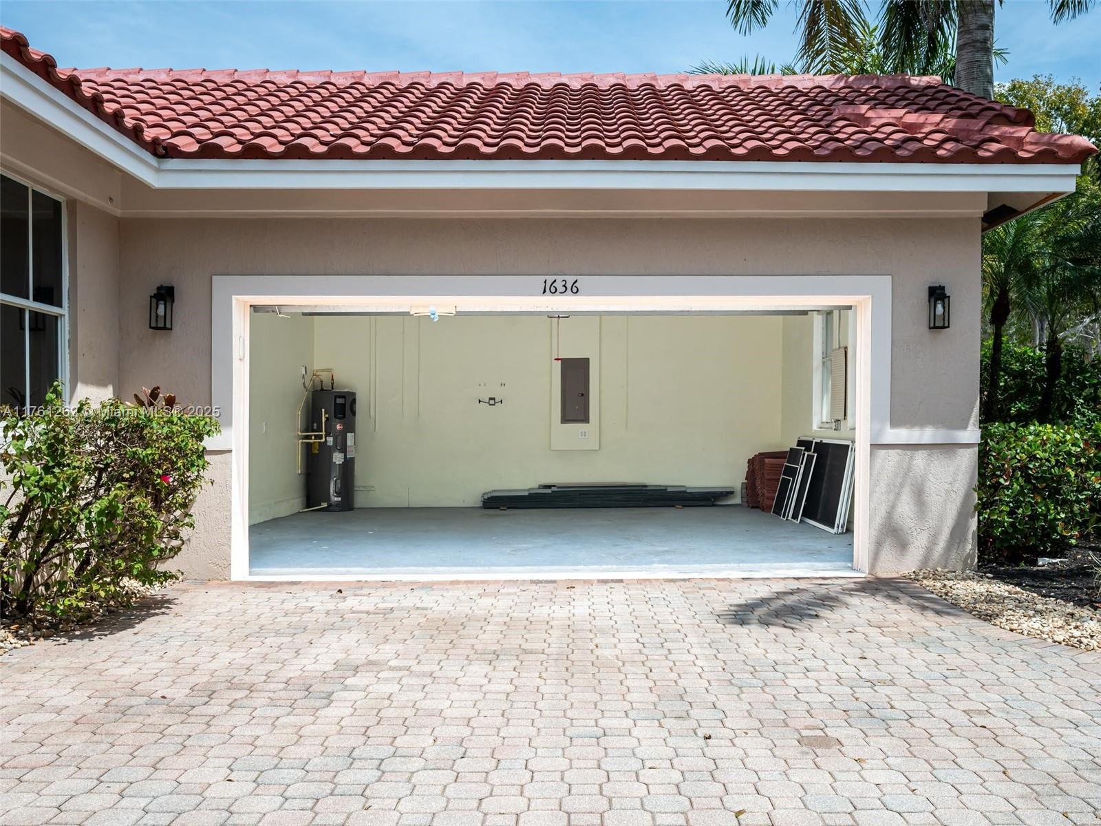 1636 Blue Jay Cir
