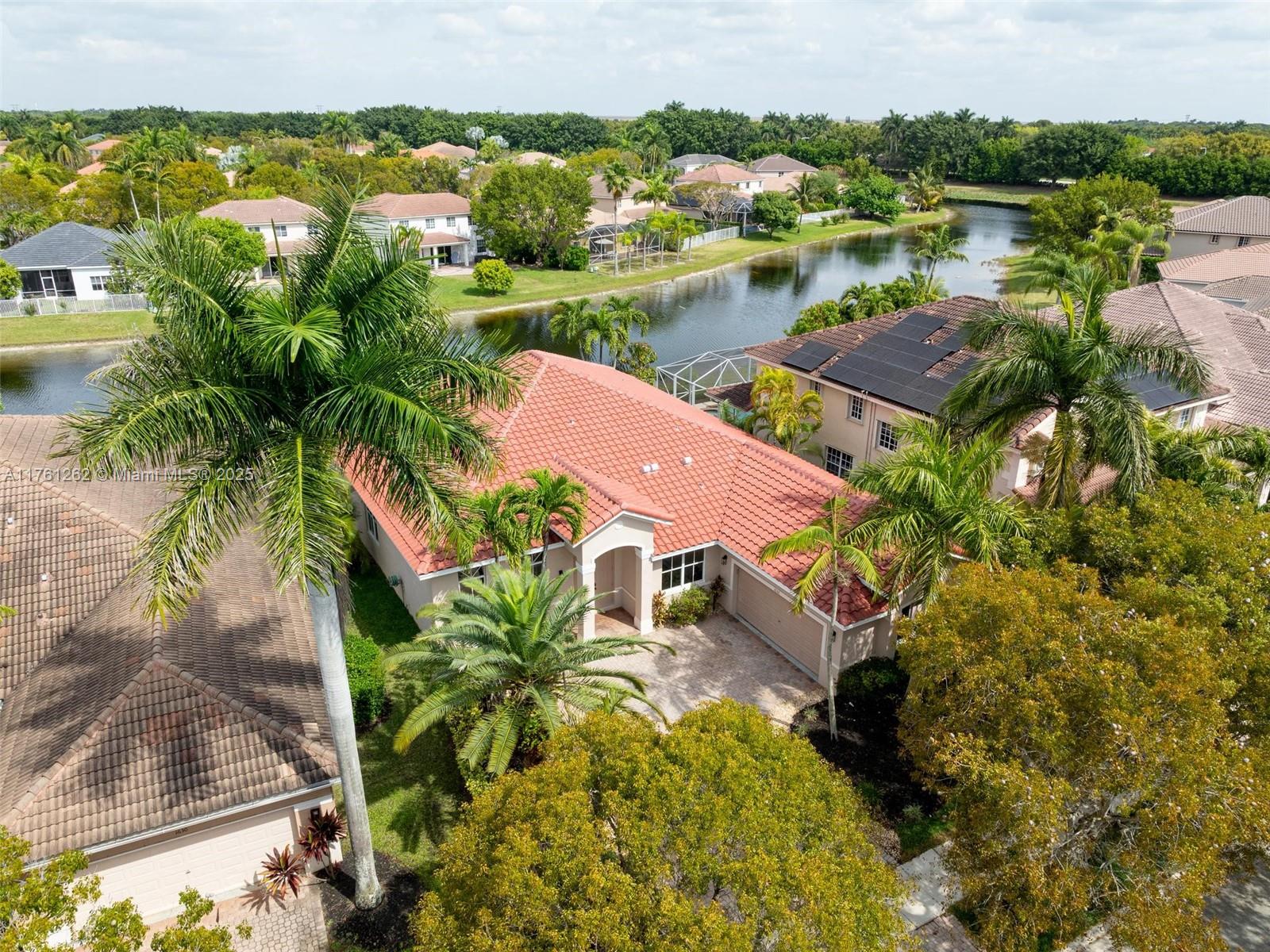 1636 Blue Jay Cir