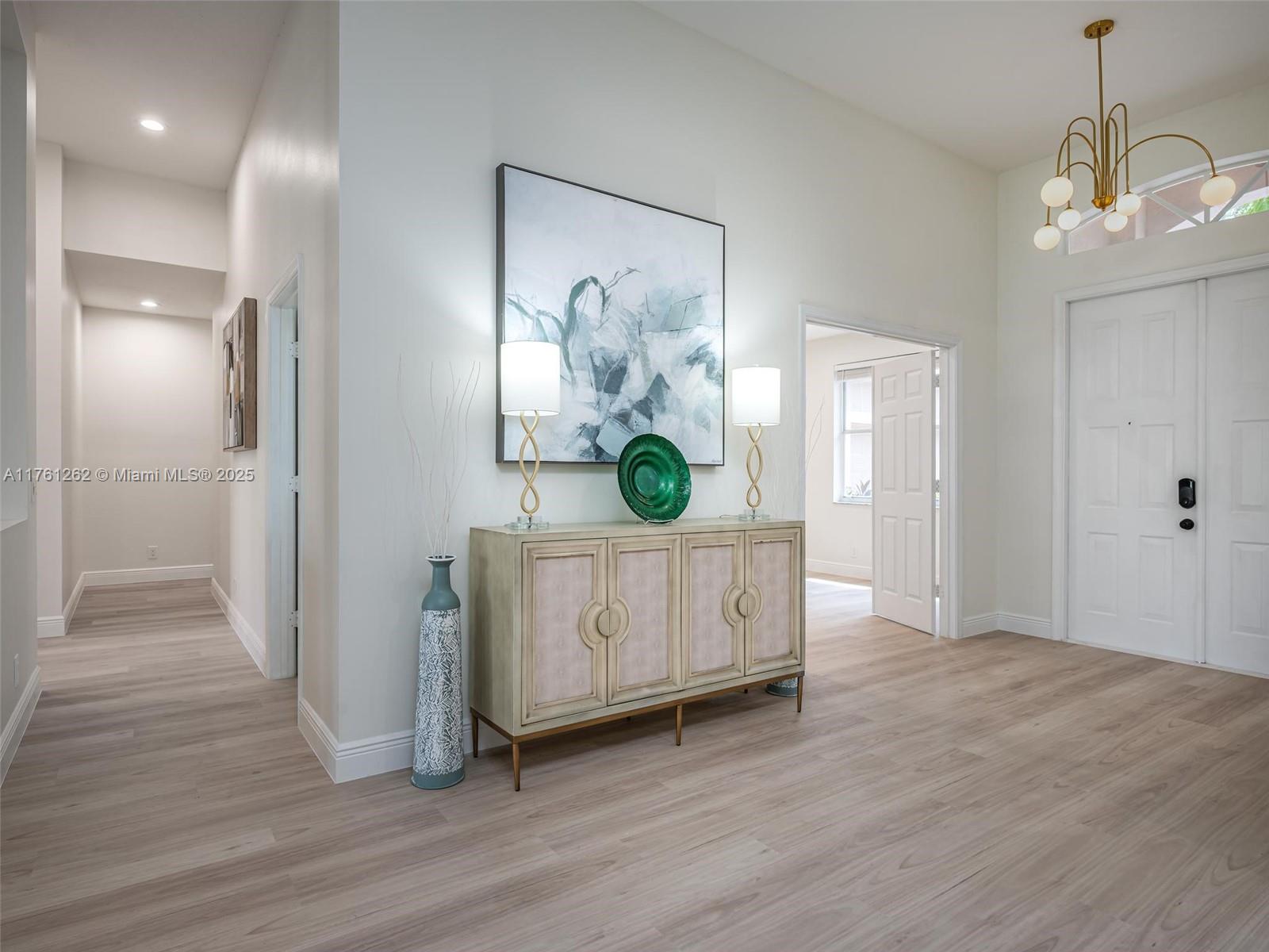 1636 Blue Jay Cir