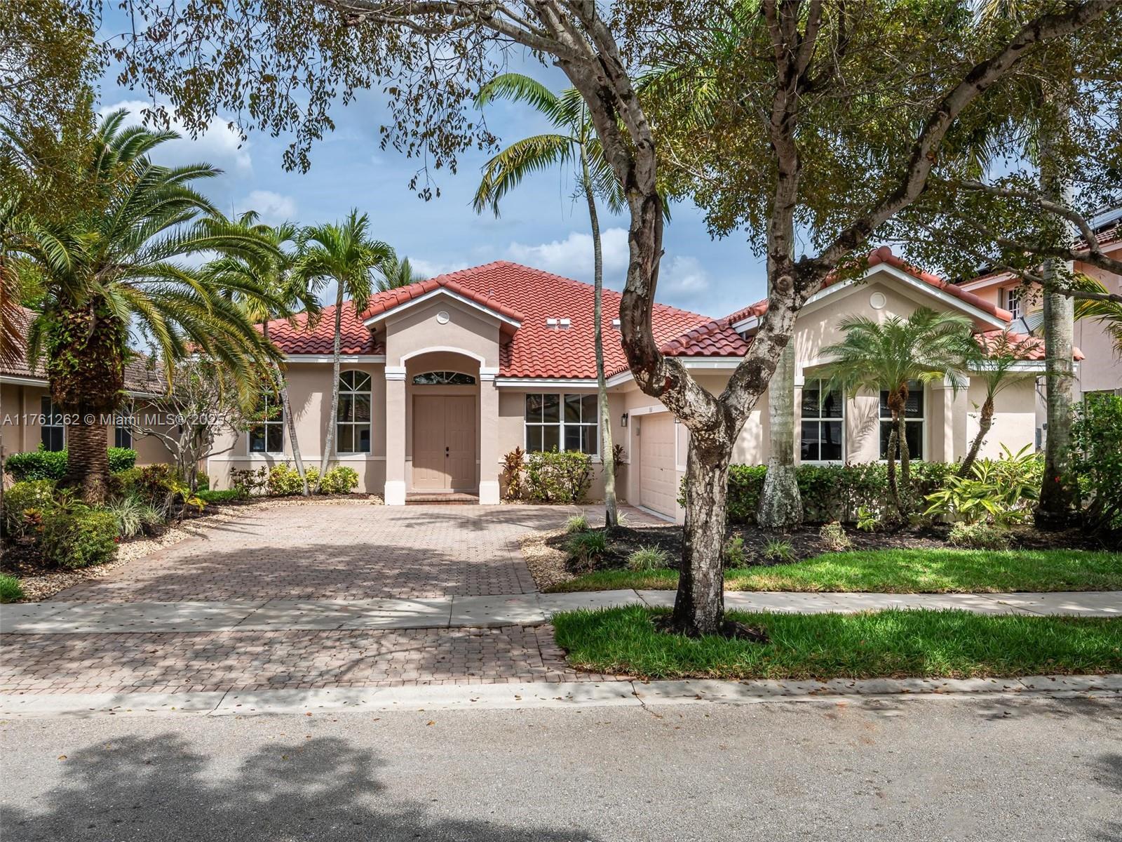 1636 Blue Jay Cir