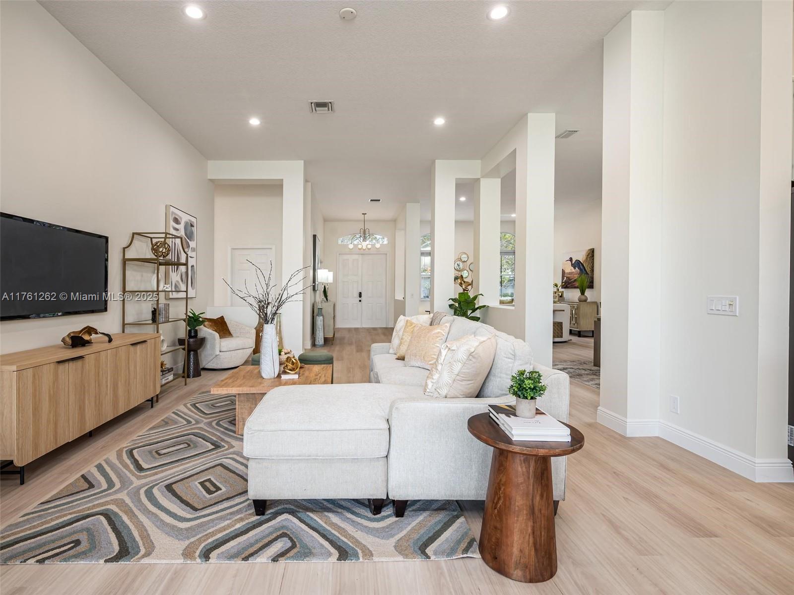 1636 Blue Jay Cir