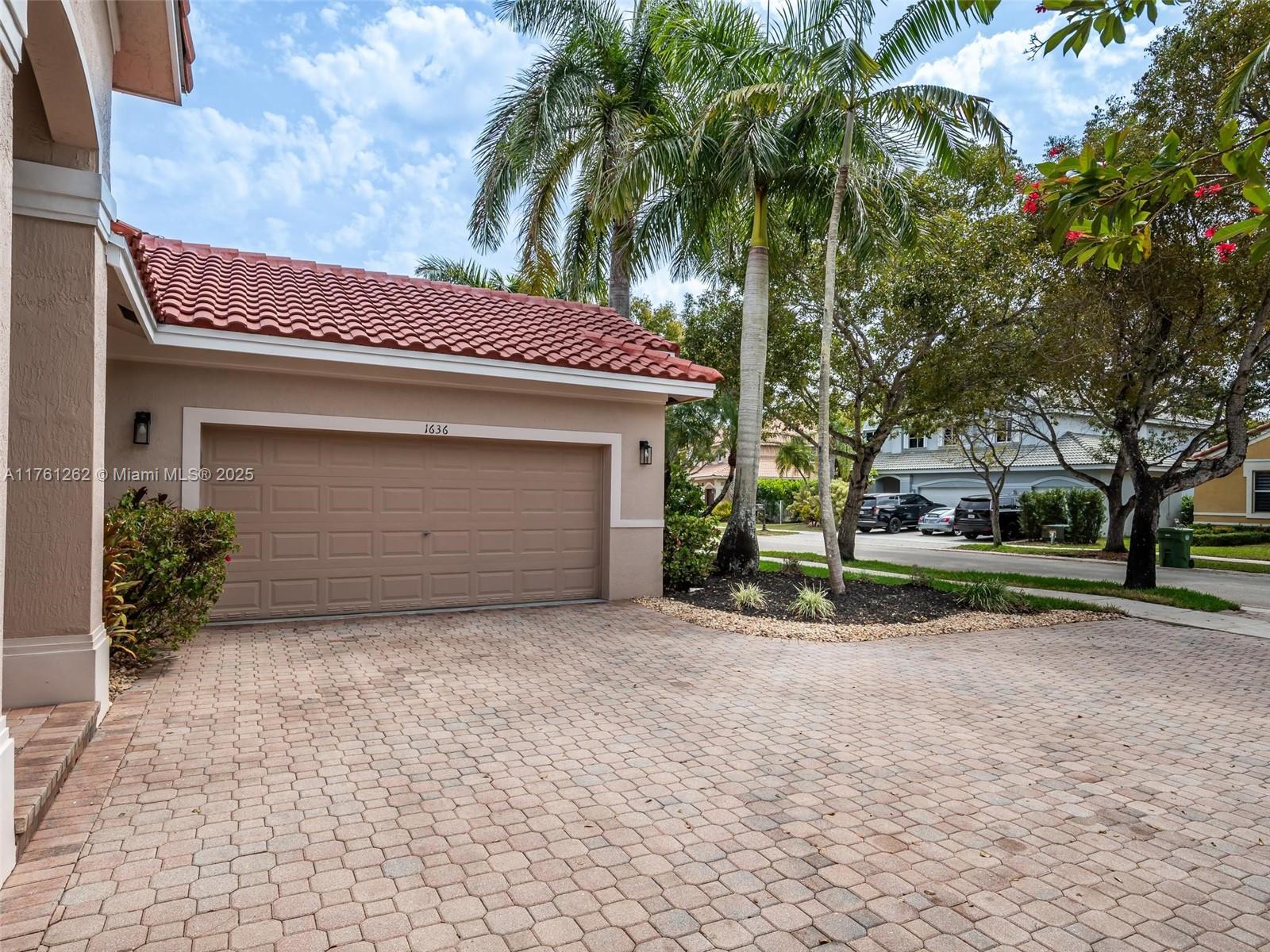 1636 Blue Jay Cir