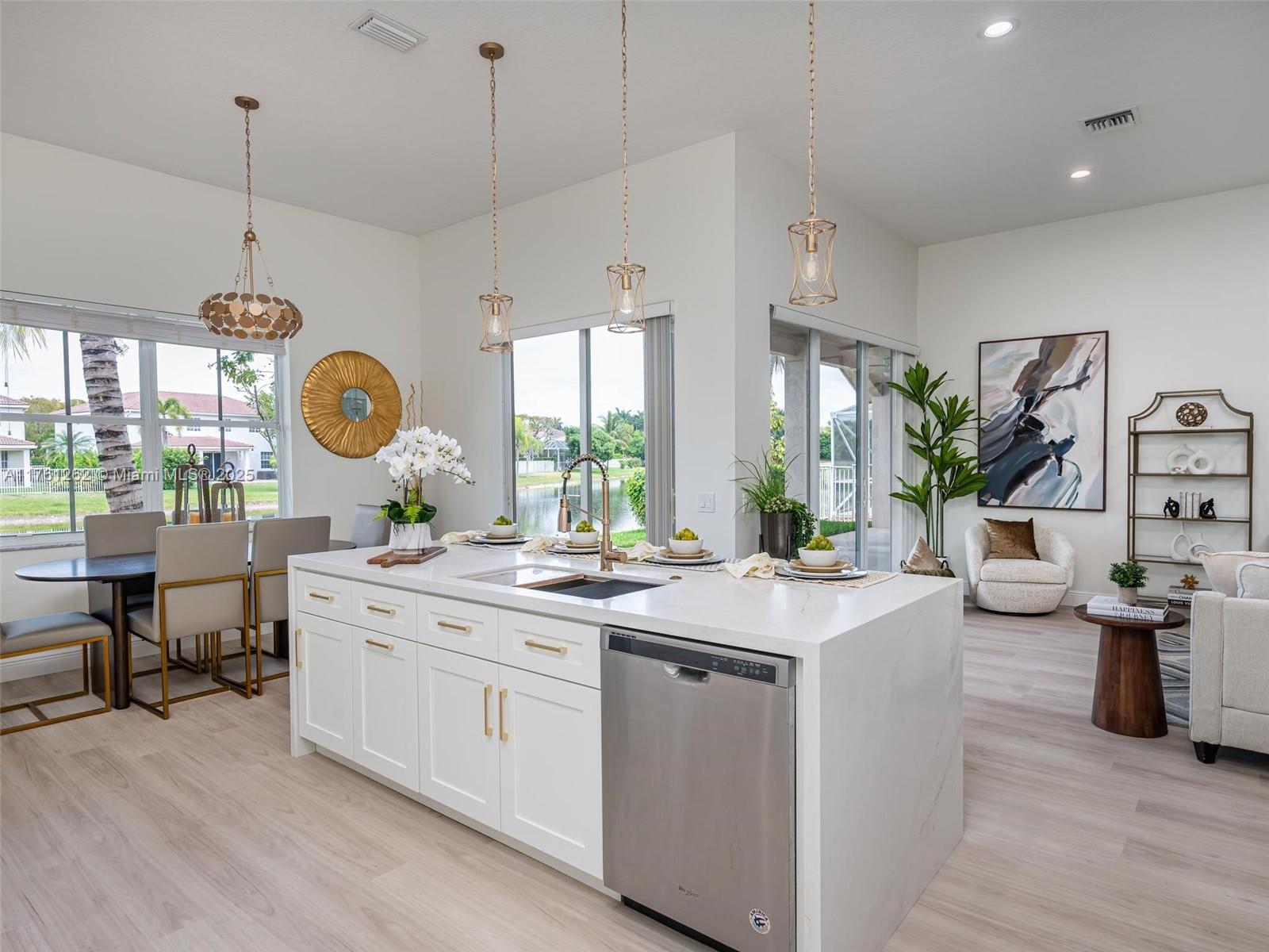 1636 Blue Jay Cir