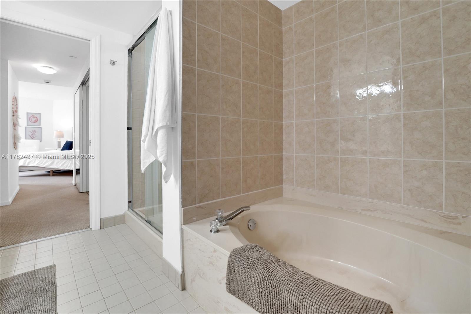 3610 Yacht Club Dr # 1014