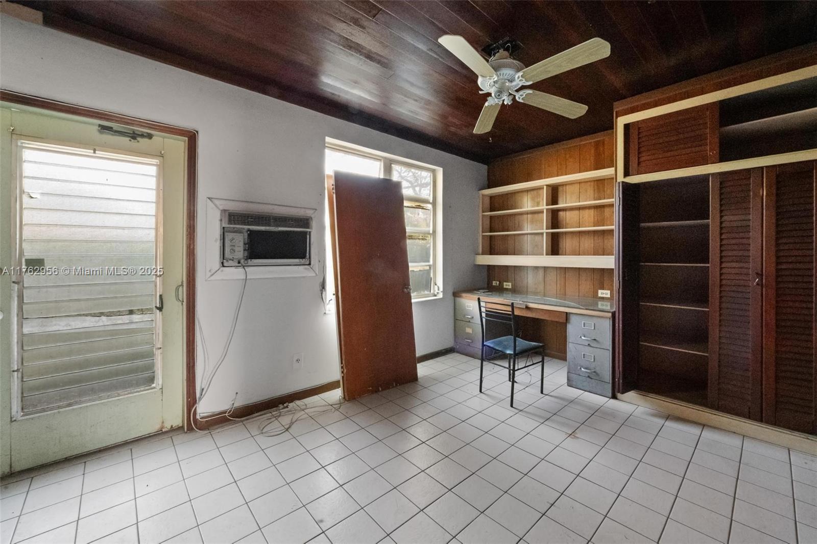 1601 NE 14th St