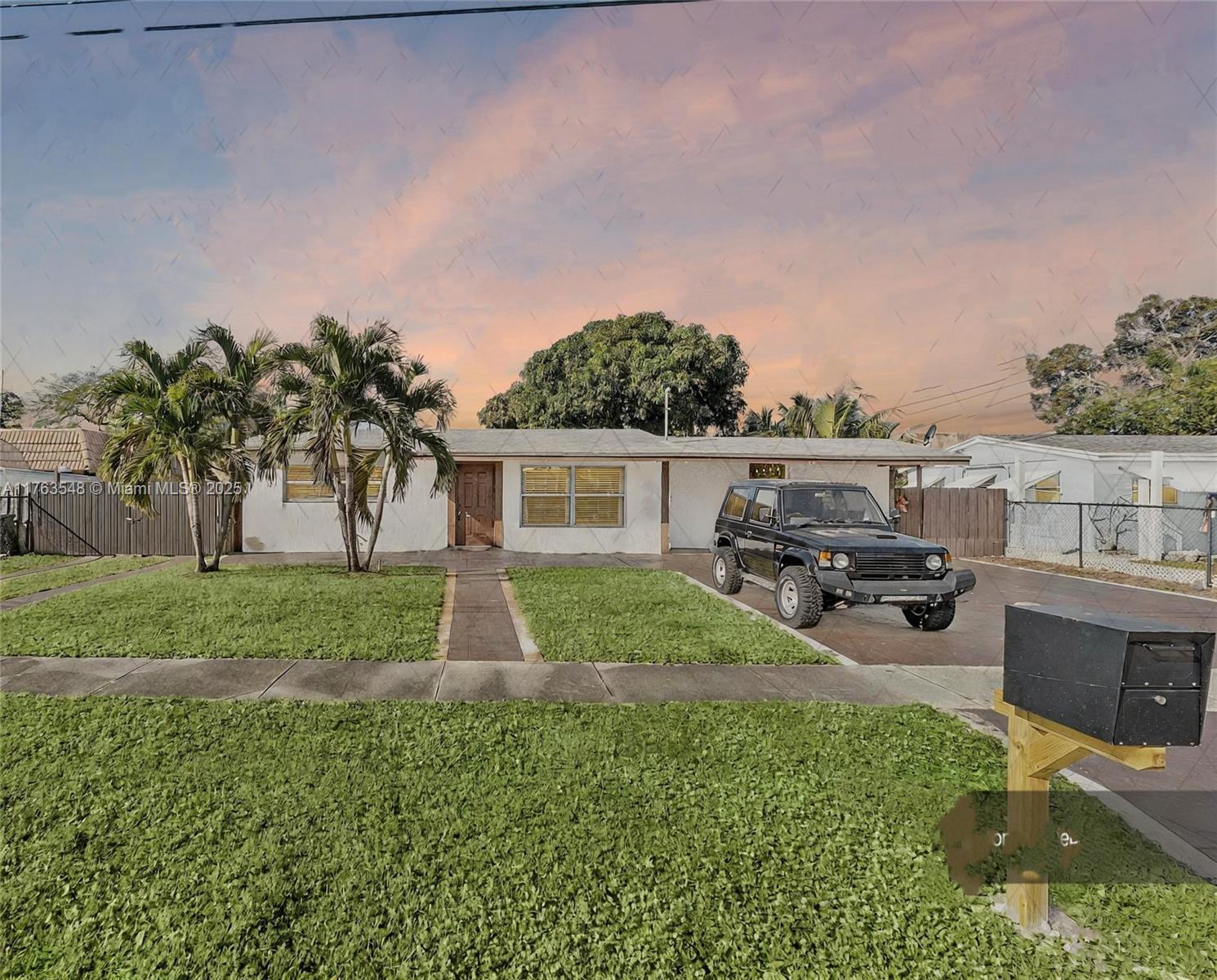 1541 SW 52nd Ave