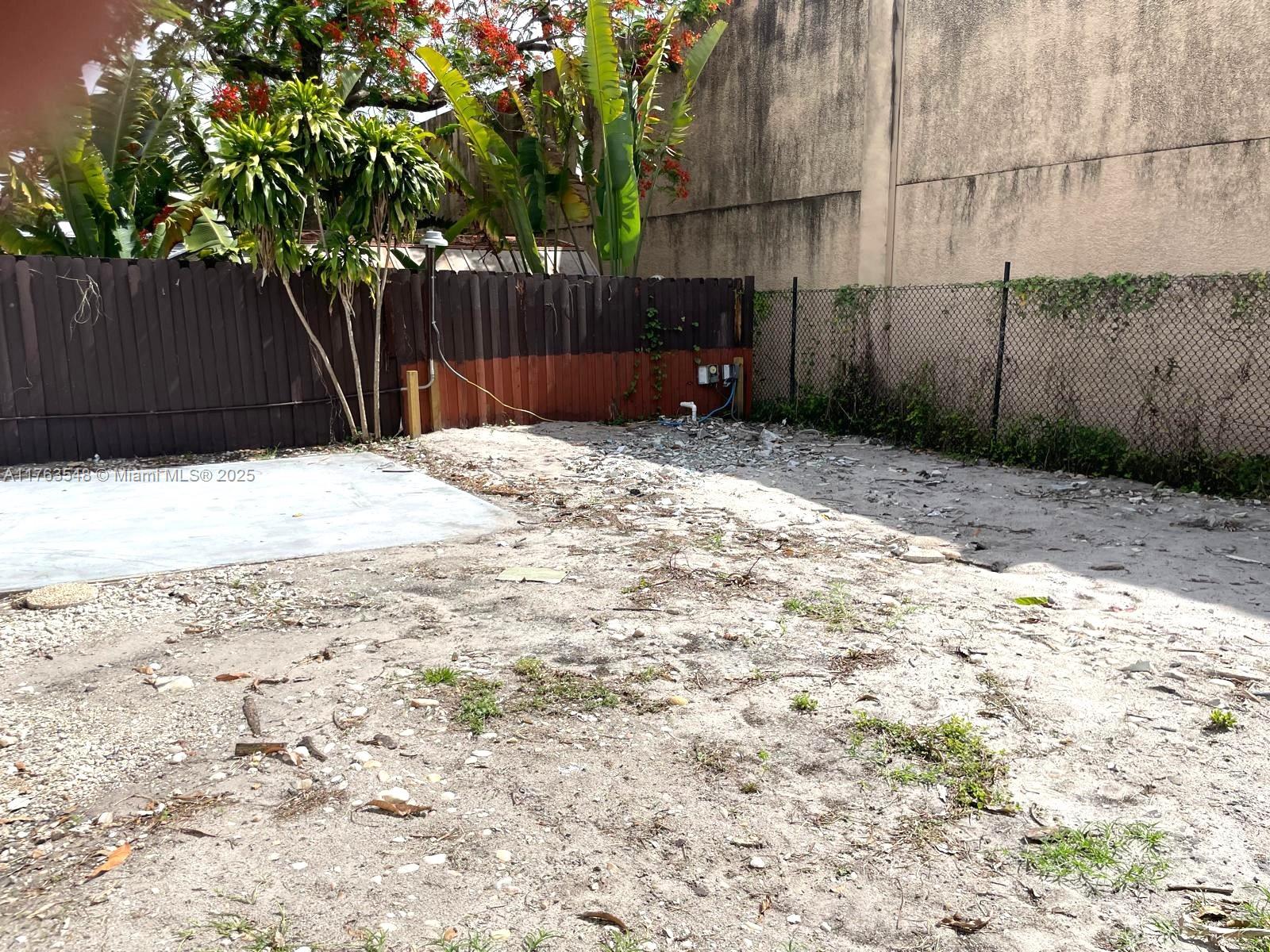 1541 SW 52nd Ave