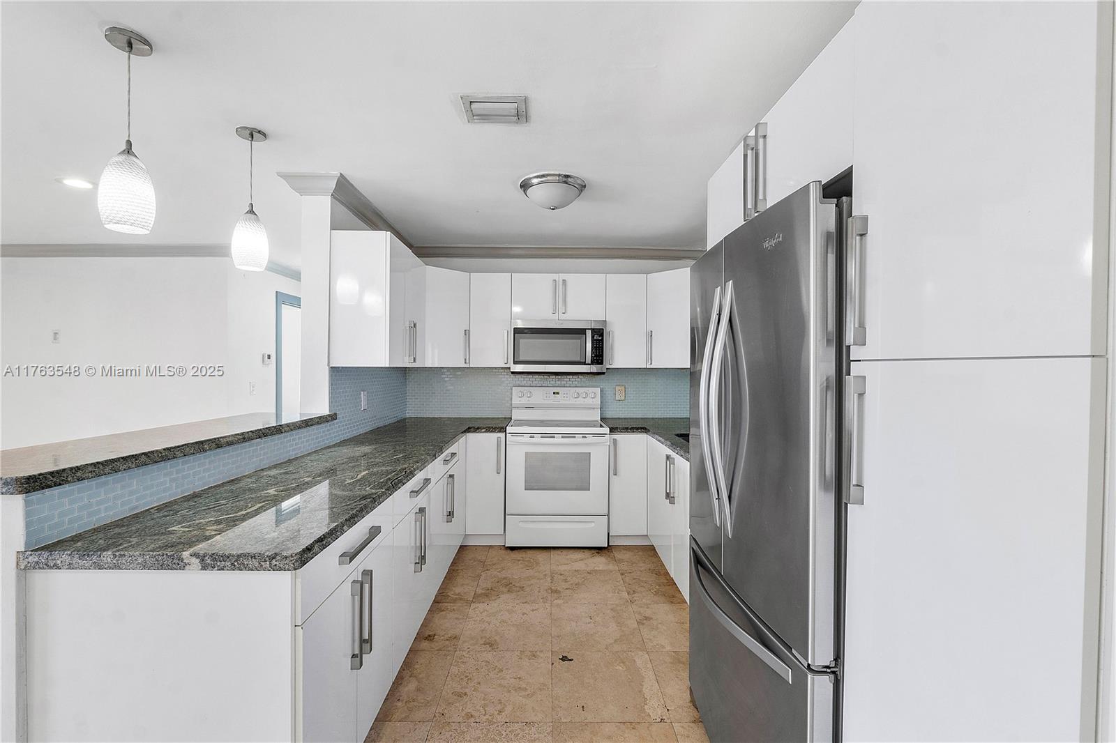 1541 SW 52nd Ave