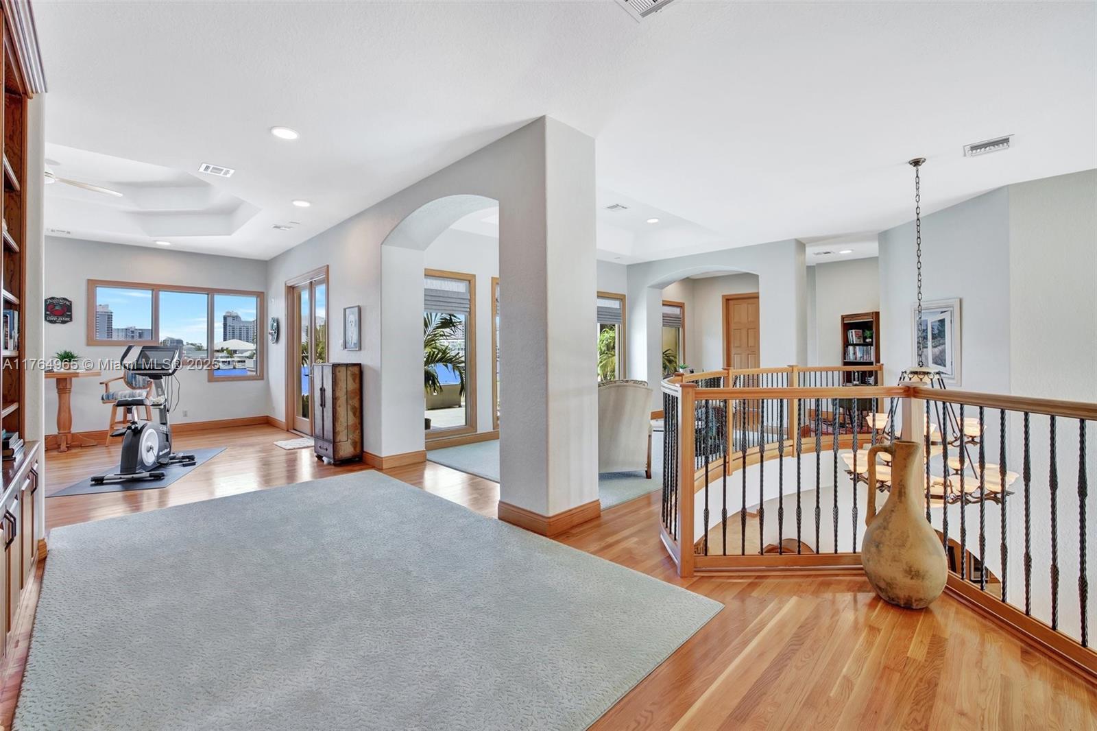 1328 Seminole Dr