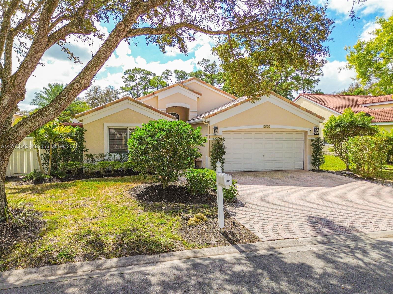 8442 NW 47th St