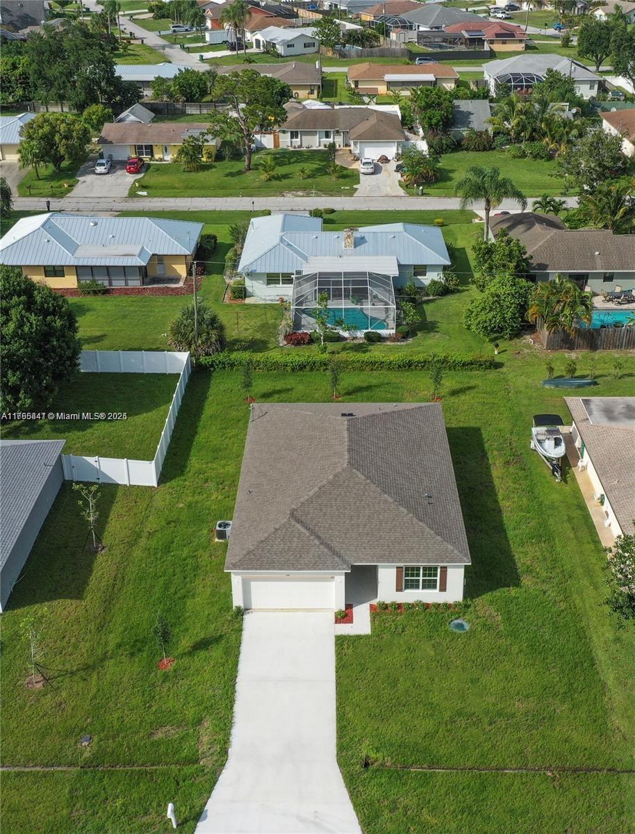 811 SE Seahouse Dr, Port St. Lucie