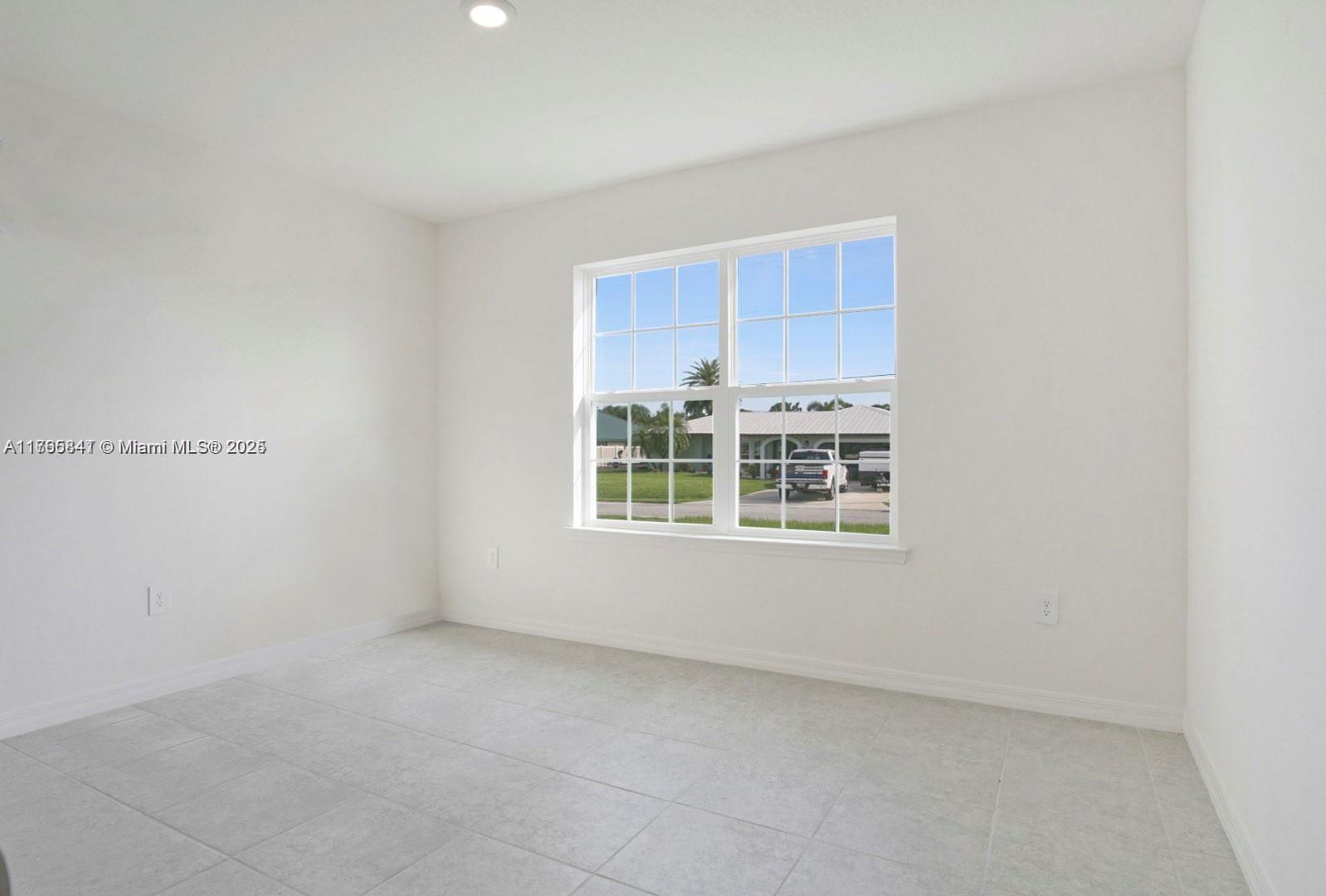 811 SE Seahouse Dr, Port St. Lucie