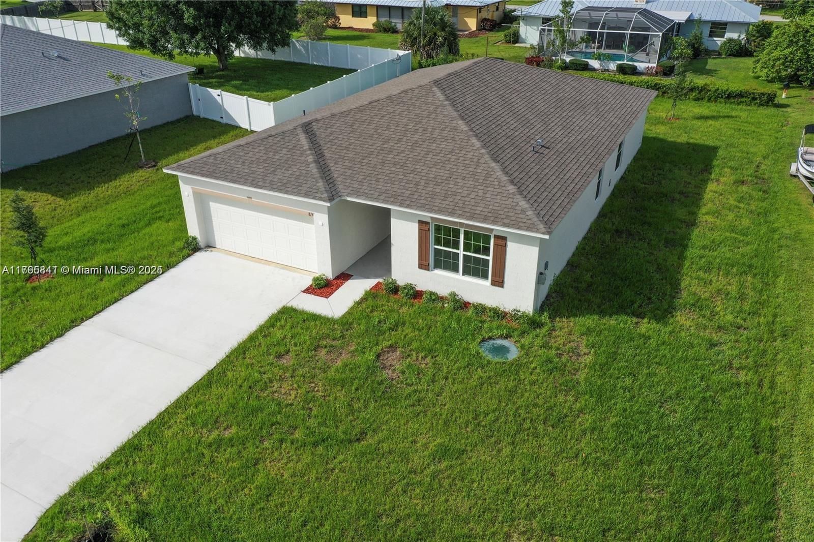 811 SE Seahouse Dr, Port St. Lucie