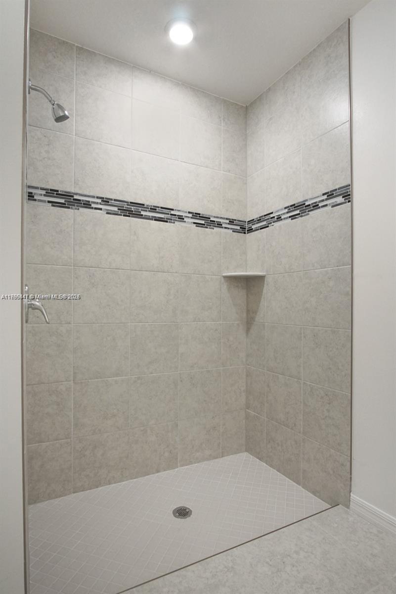 811 SE Seahouse Dr, Port St. Lucie