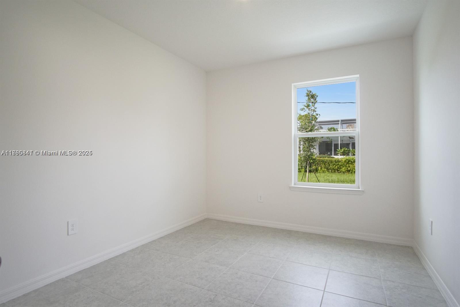 811 SE Seahouse Dr, Port St. Lucie