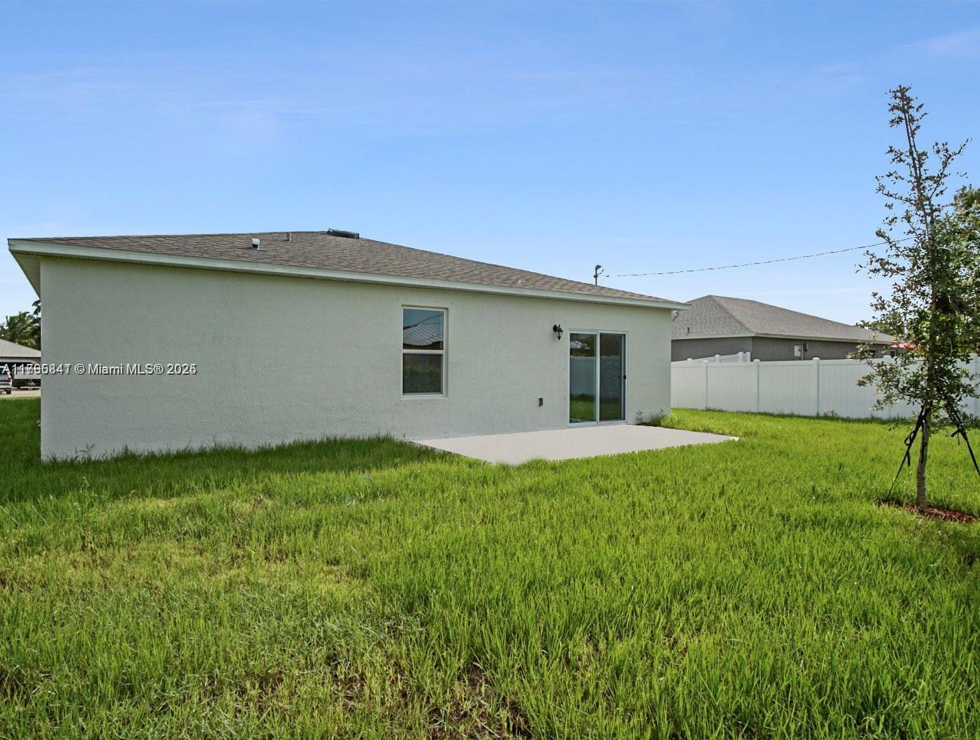 811 SE Seahouse Dr, Port St. Lucie