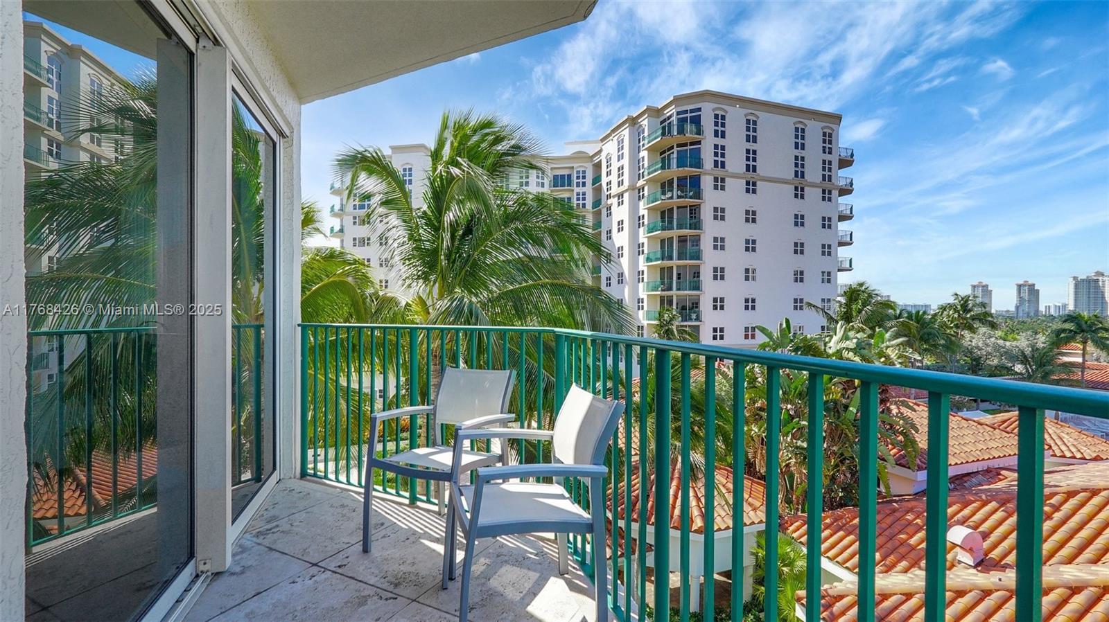 20000 E Country Club Dr # 802
