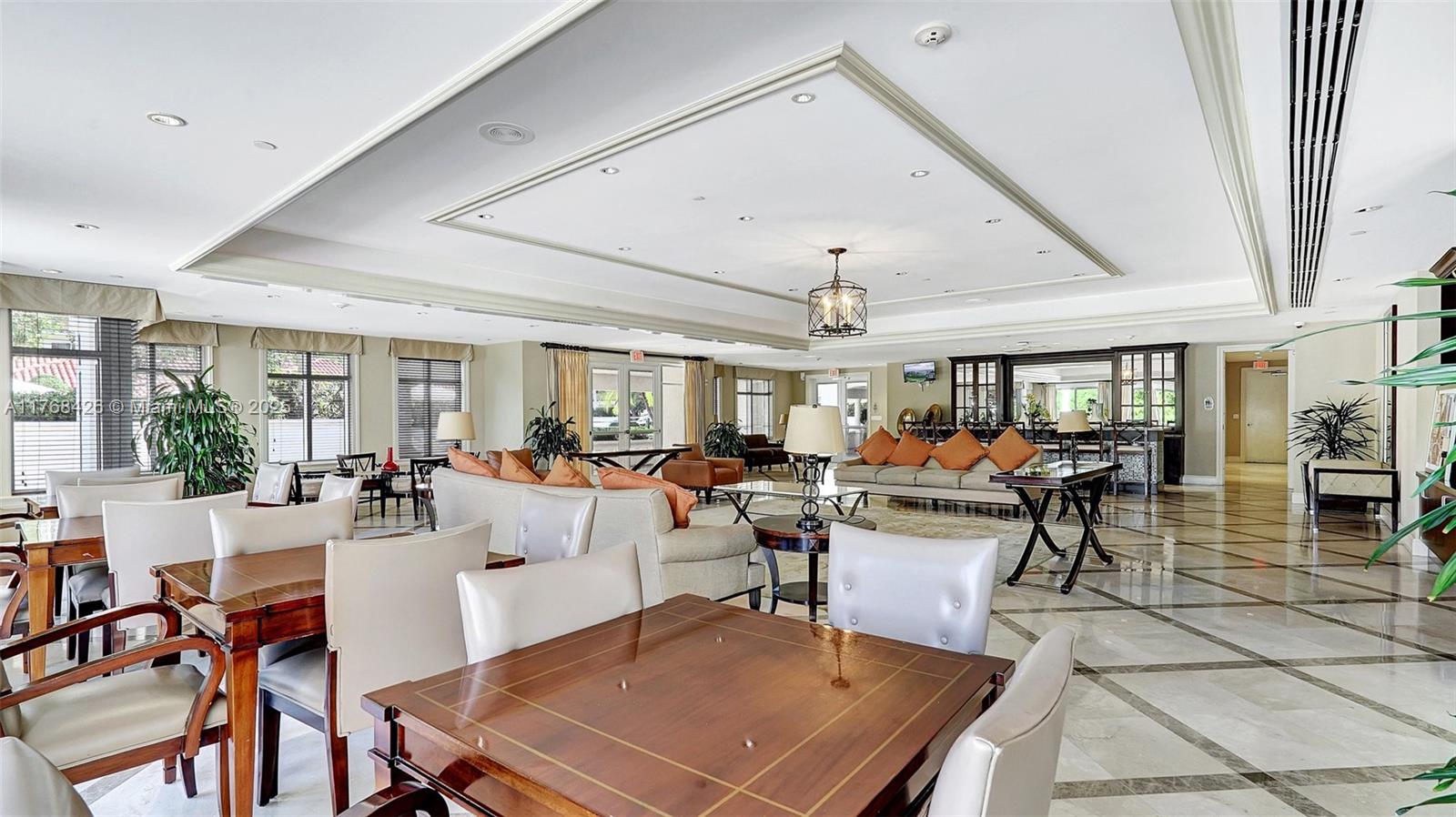 20000 E Country Club Dr # 802