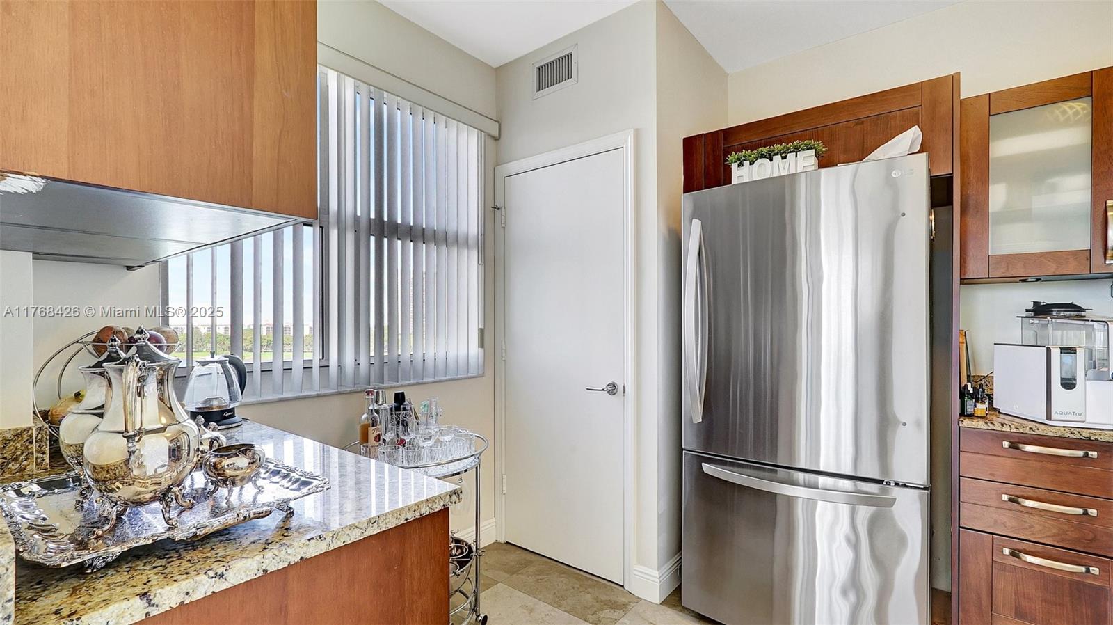 20000 E Country Club Dr # 802