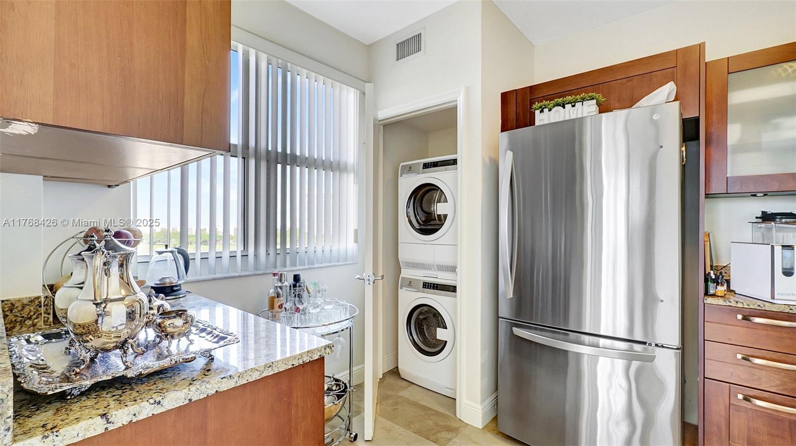 20000 E Country Club Dr # 802