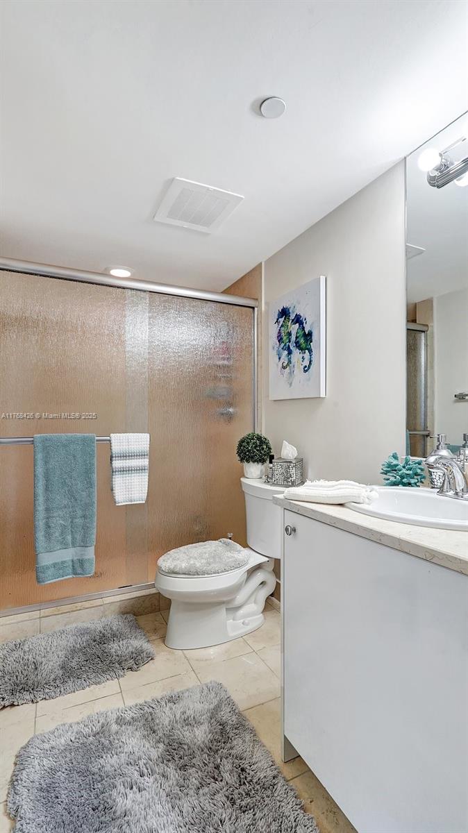20000 E Country Club Dr # 802