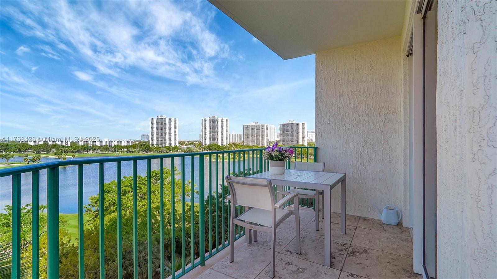 20000 E Country Club Dr # 802