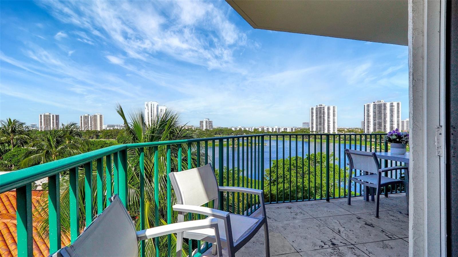 20000 E Country Club Dr # 802