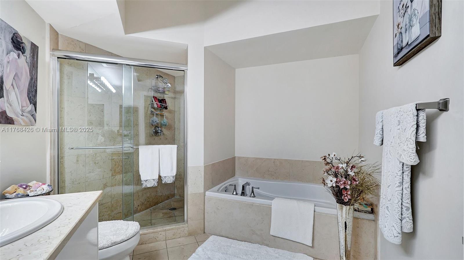 20000 E Country Club Dr # 802