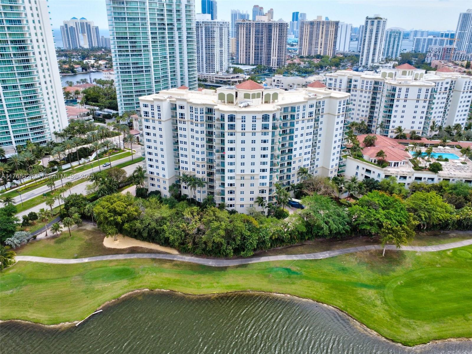 20000 E Country Club Dr # 802