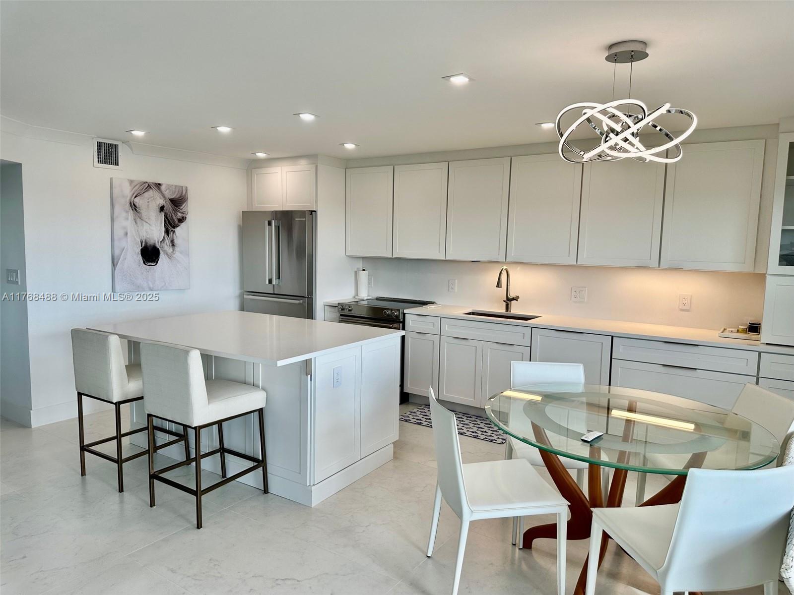 3000 E Sunrise Blvd Unit: PHG
