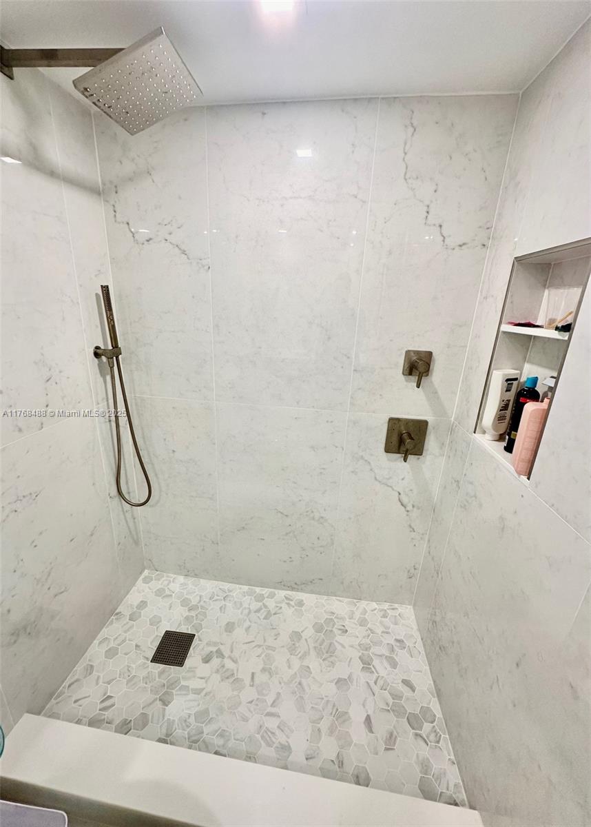 3000 E Sunrise Blvd Unit: PHG
