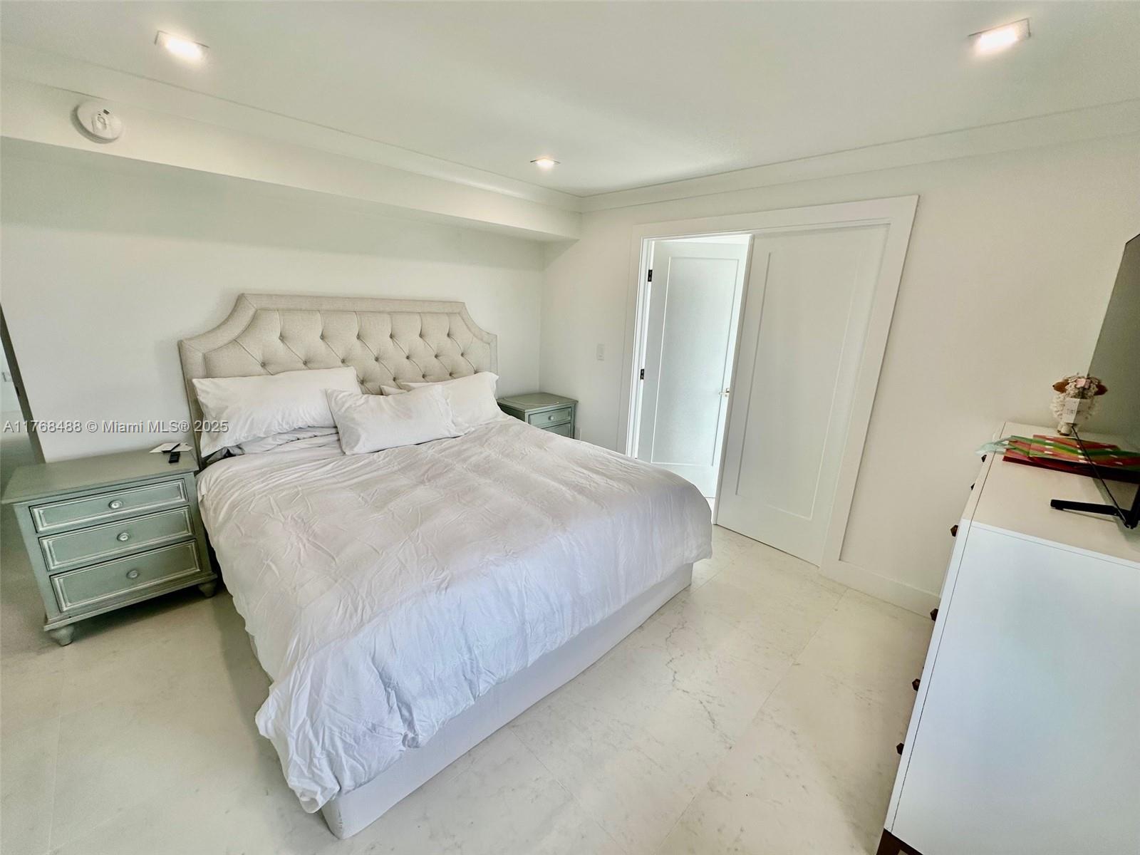 3000 E Sunrise Blvd Unit: PHG
