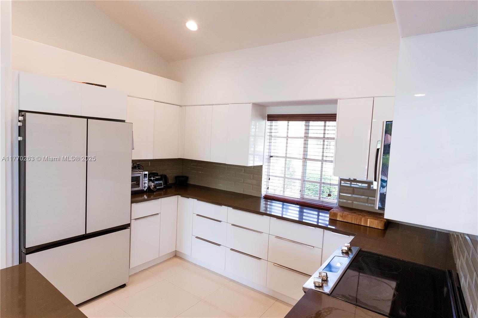 1055 San Luis Rey