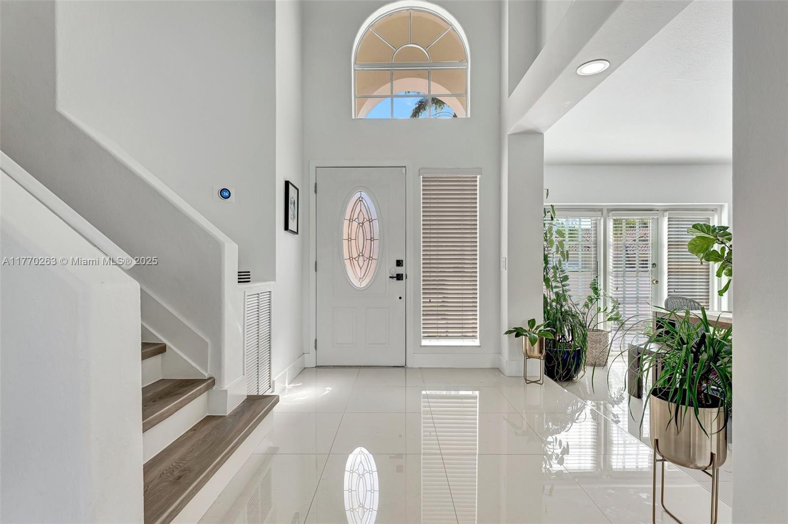 1055 San Luis Rey