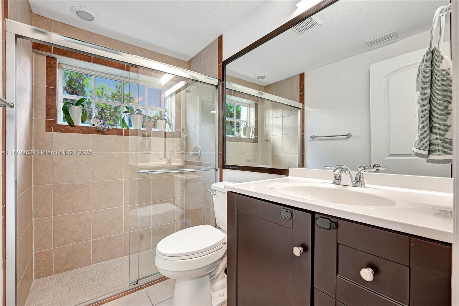 1055 San Luis Rey
