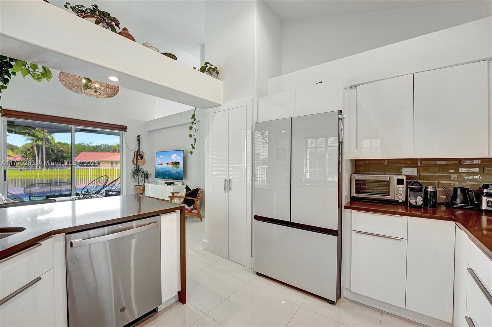 1055 San Luis Rey
