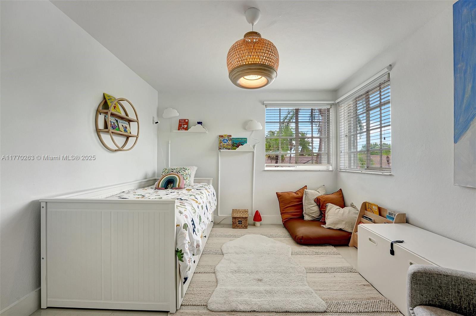 1055 San Luis Rey
