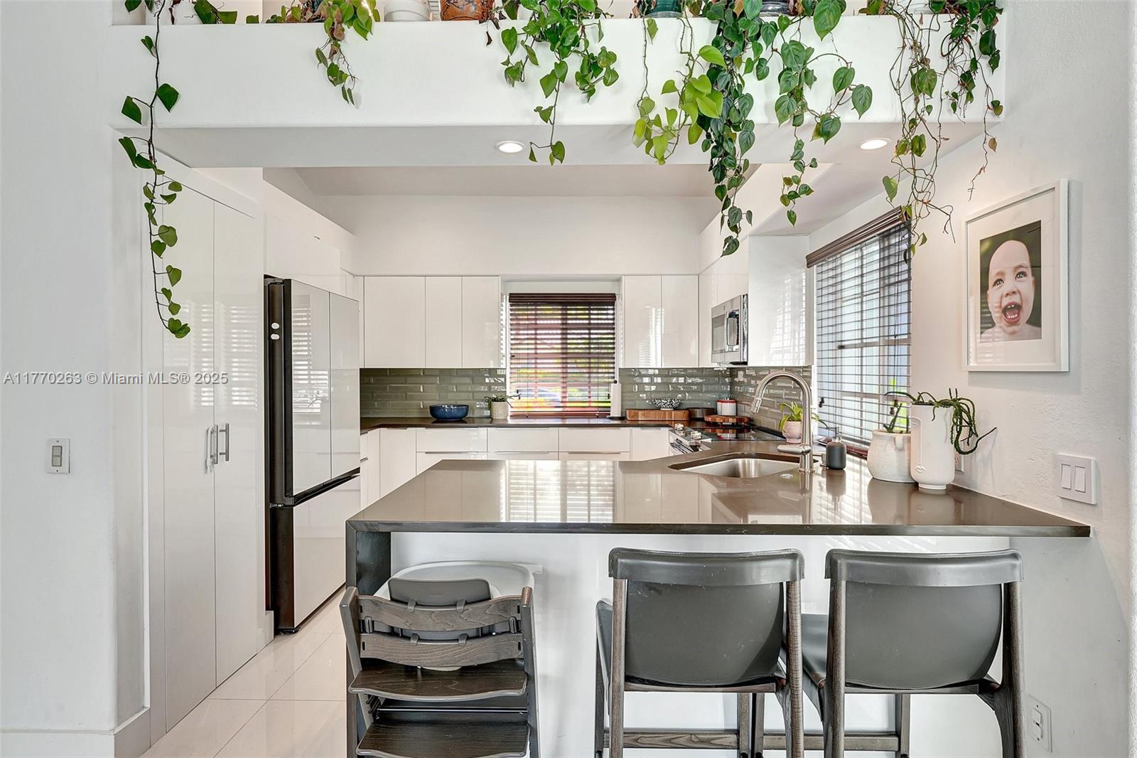 1055 San Luis Rey