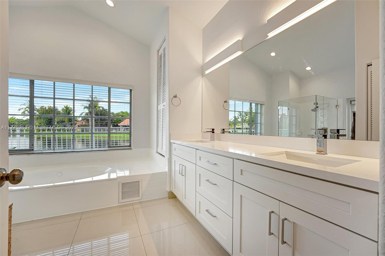 1055 San Luis Rey