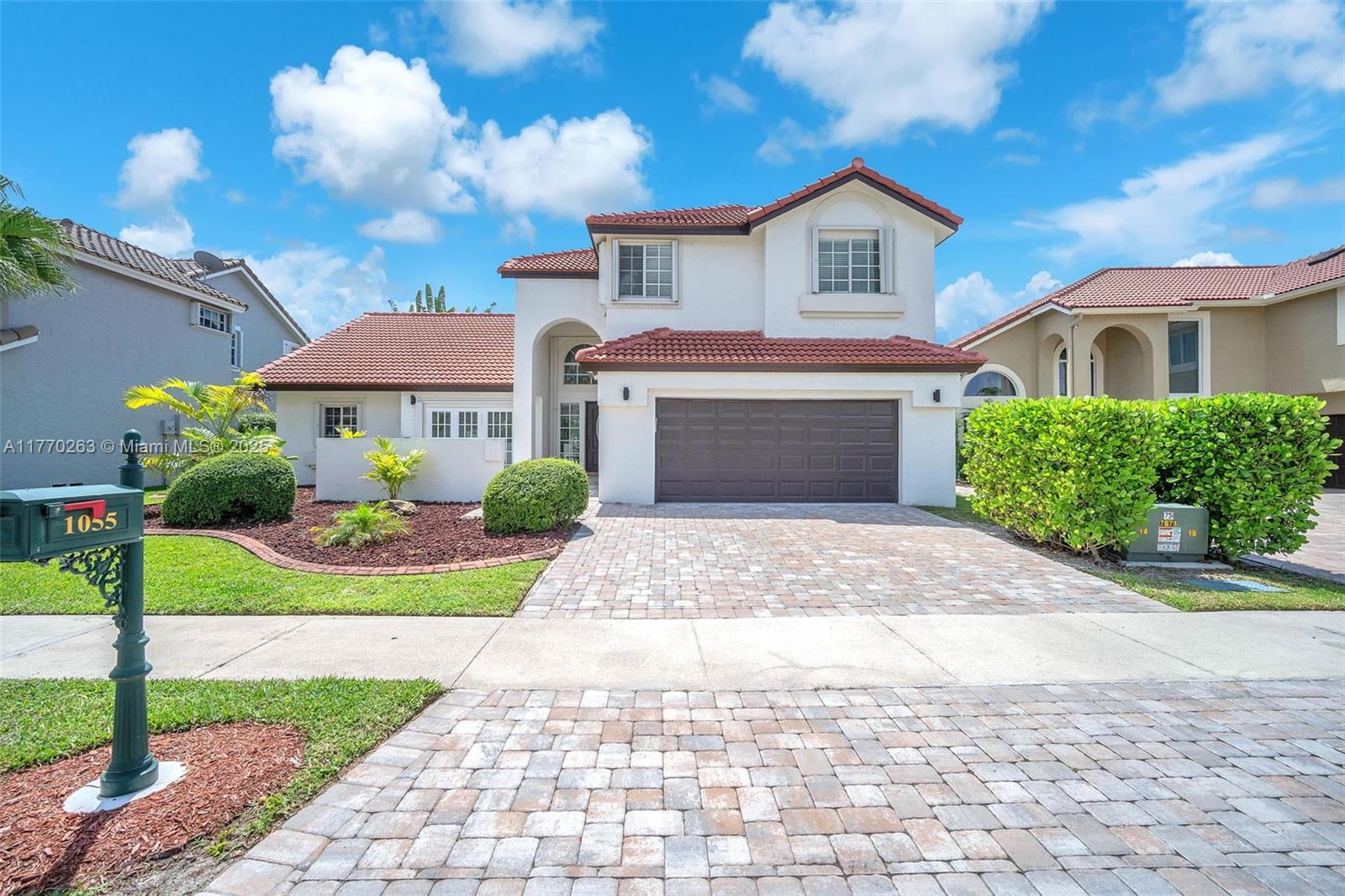 1055 San Luis Rey