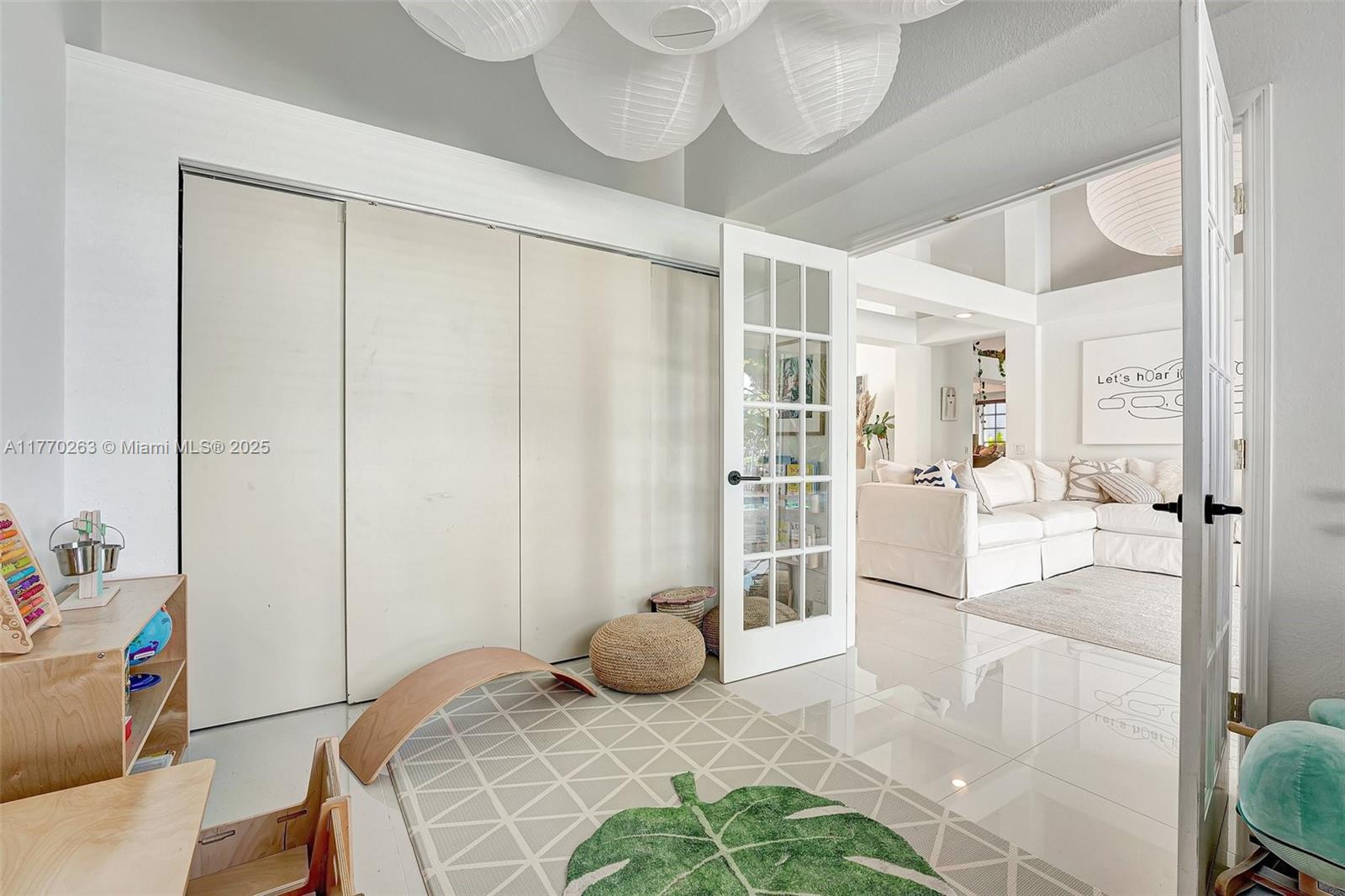 1055 San Luis Rey
