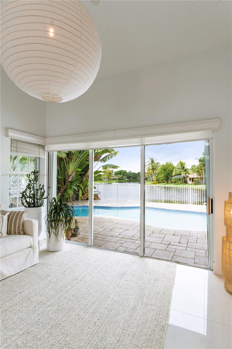 1055 San Luis Rey