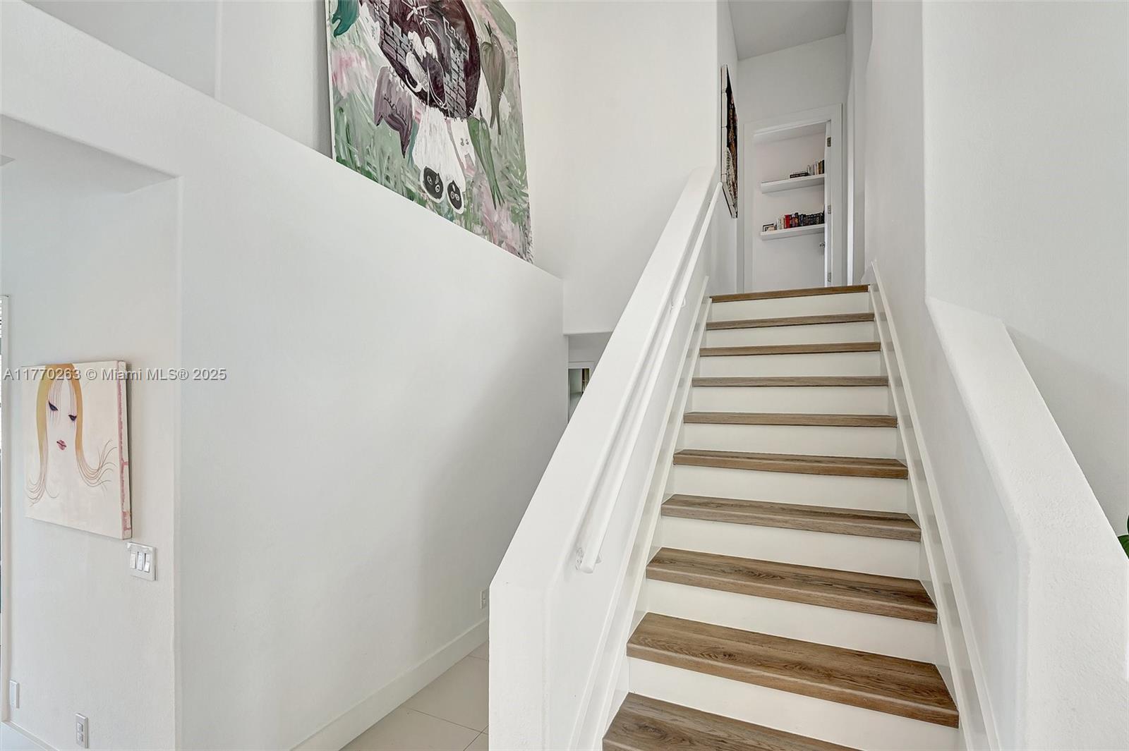 1055 San Luis Rey